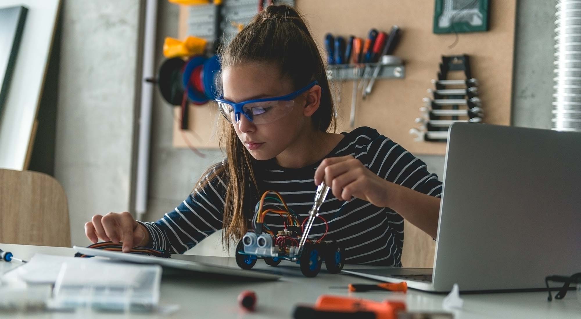 Comment améliorer l’apprentissage des STEM en FWB ?